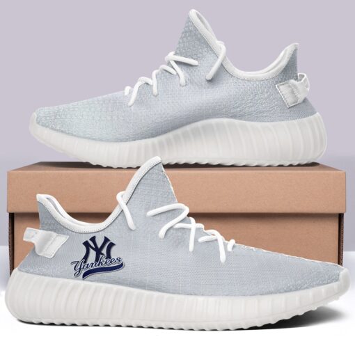 New York Yankees NFL 350v Yeezy Sneakers For Men Women Fans - Image 3